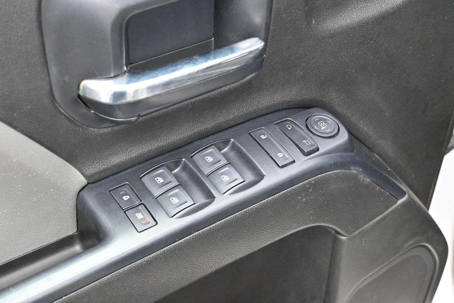 Used 2019 Summit White Chevrolet Work Truck image 10