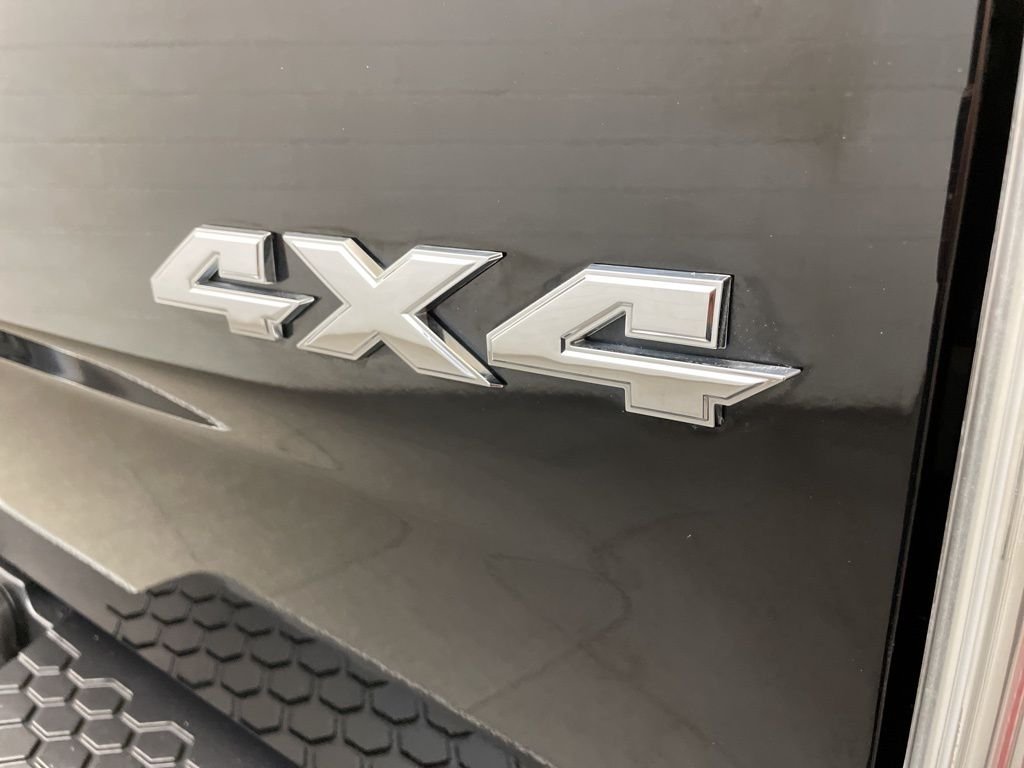 Used 2015 Black Ram Laramie image 10