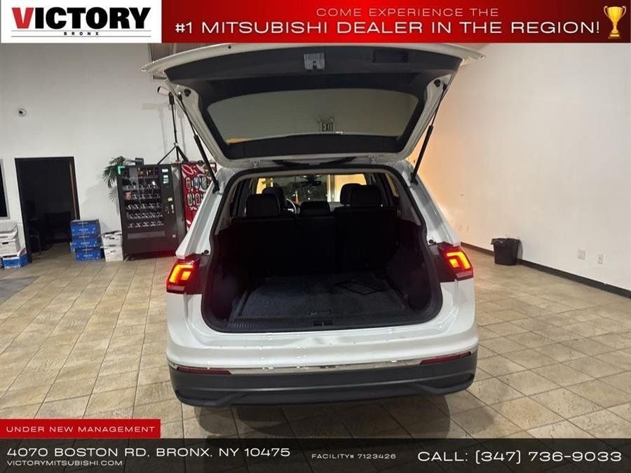 Used 2023 White Volkswagen 2.0T SE image 25