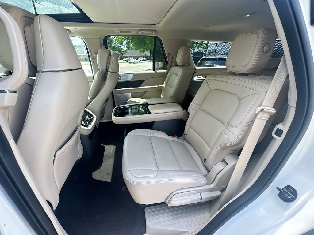 Used 2020 White Lincoln Reserve image 30