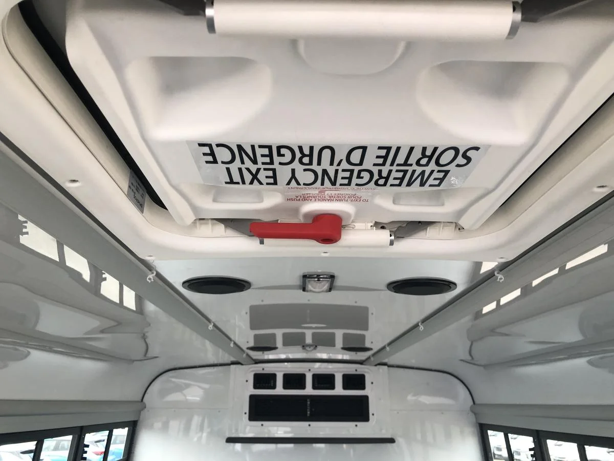 Used 2024 White Chevrolet 4500 Van 159 image 13