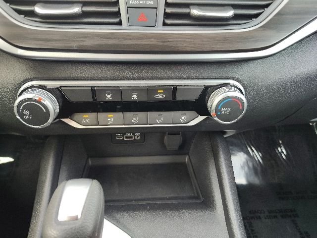 Used 2025 White Nissan 2.5 SV image 20