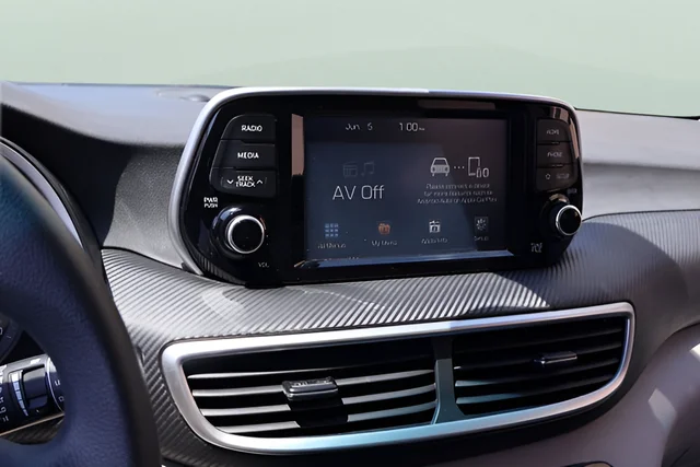 Used 2020 Silver Hyundai SE image 20