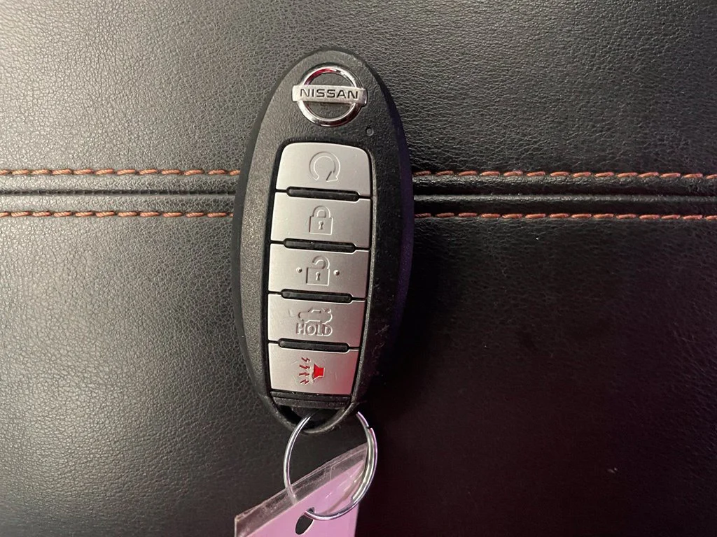 Certified Used 2022 White Nissan SR image 18