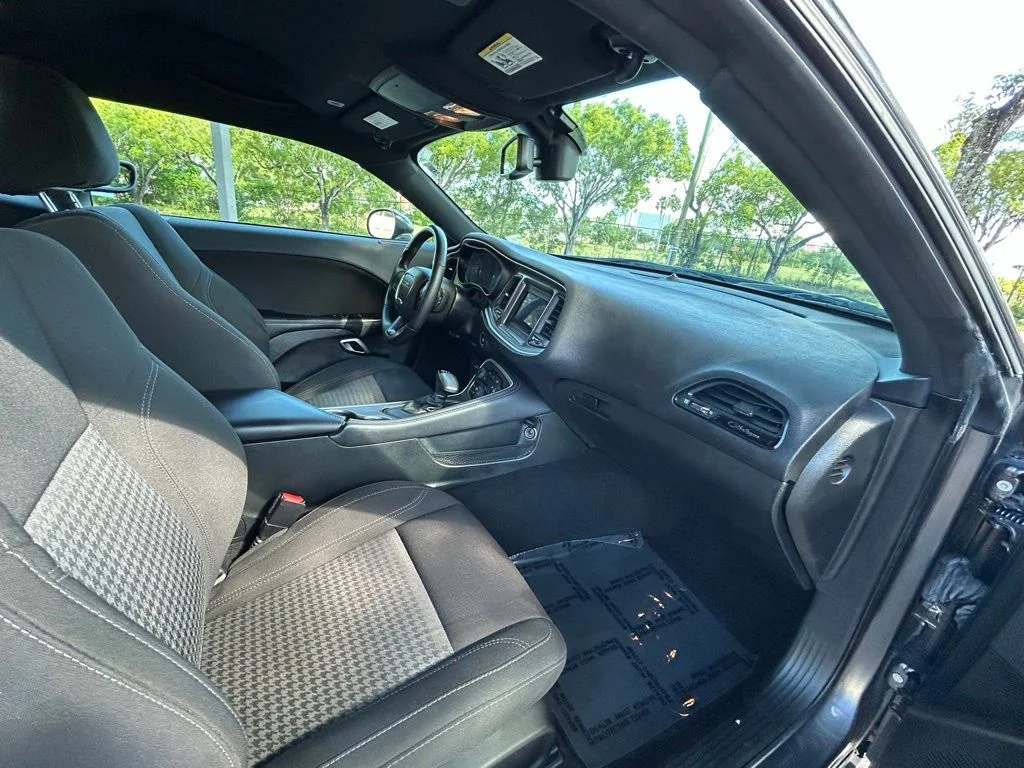 Used 2020 Gray Dodge SXT image 27