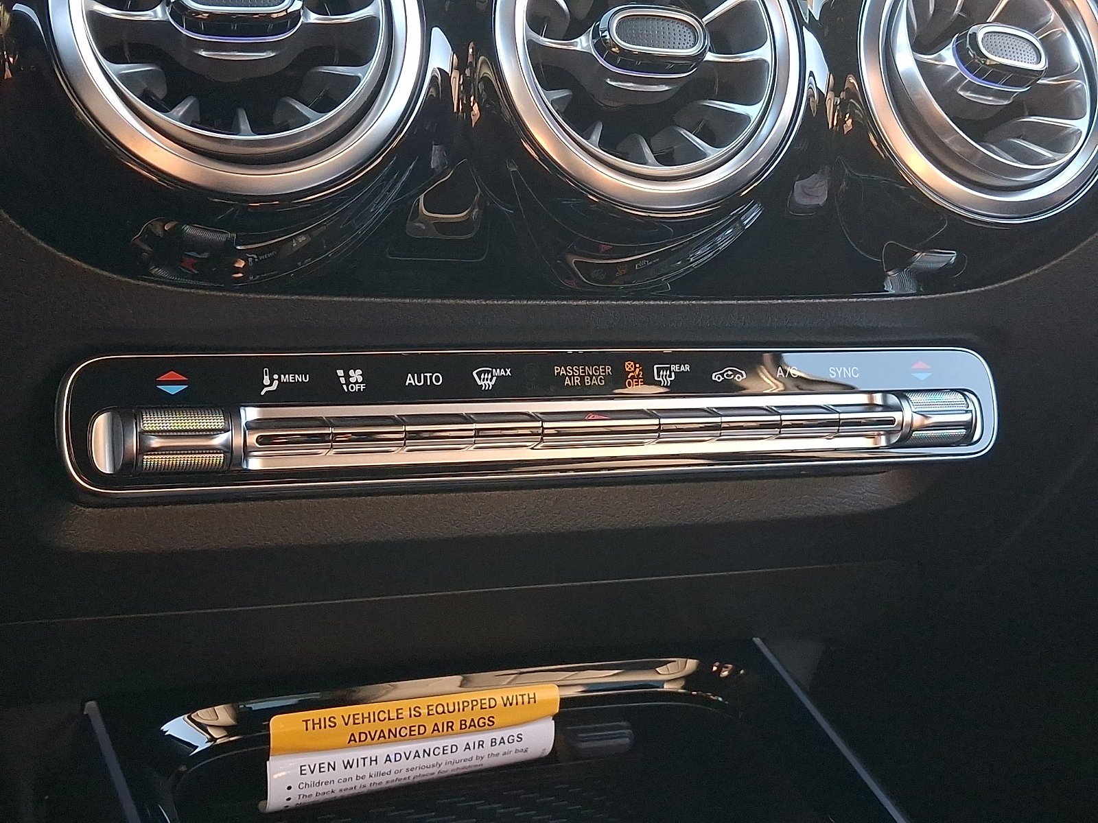 New 2026 Polar White Mercedes-Benz GLA 250 image 13