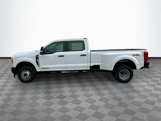 New 2026 Oxford White Ford XL image 3