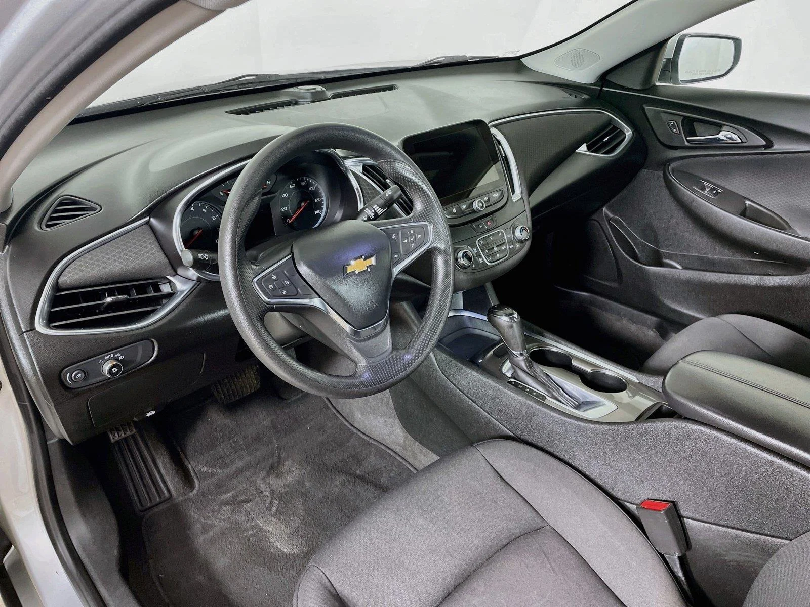 Used 2020 Silver Ice Metallic Chevrolet LT image 22