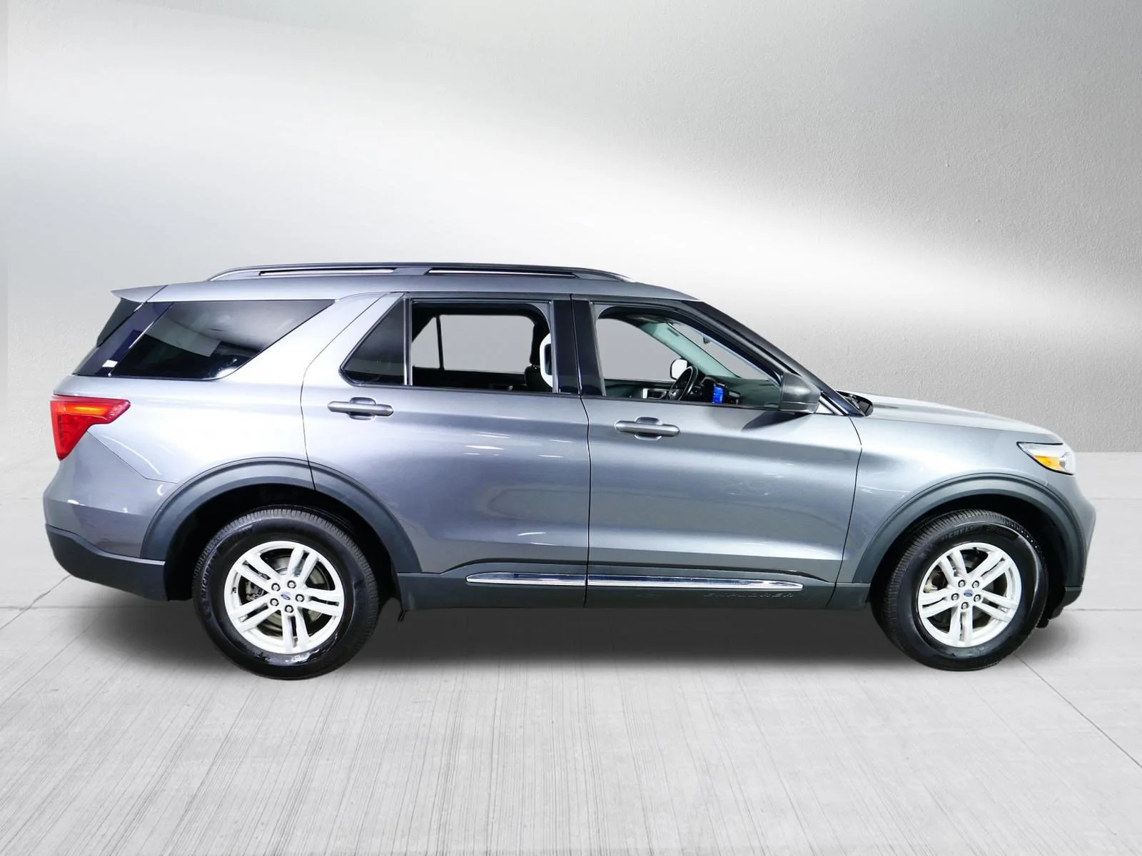 2021 Ford Explorer XLT - Photo 8