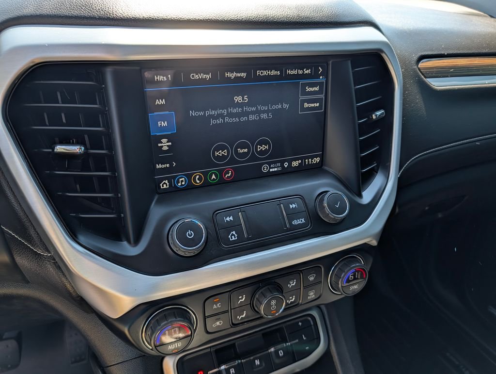 Used 2022 White GMC SLE image 4