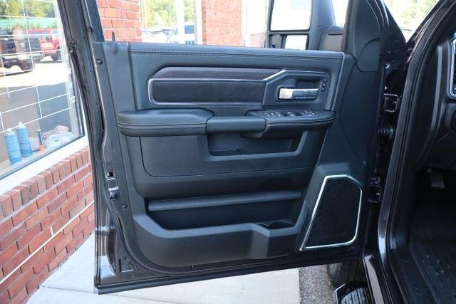 New 2026 Granite Crystal Metallic Clear-Coat Exterior Paint RAM LARAMIE image 26