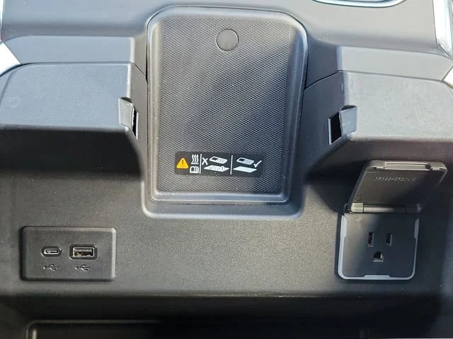 2025 Chevrolet Silverado 1500 LTZ - Photo 37