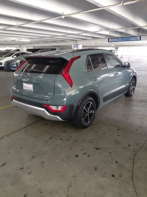 Used 2023 Green Kia EX image 5