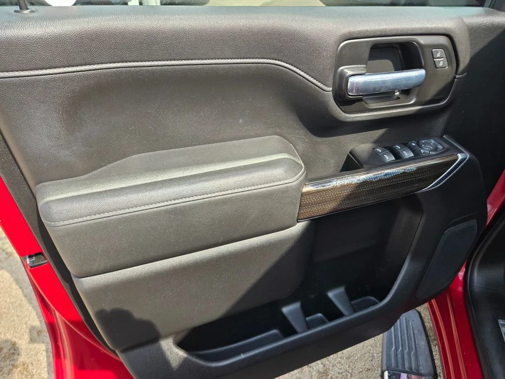 Used 2020 Red Chevrolet LT image 31