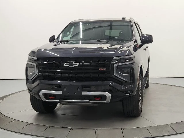 Used 2025 Gray Chevrolet Z71 image 4