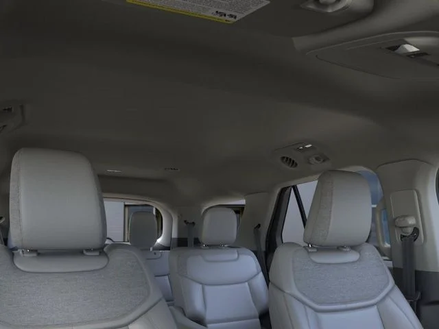 New 2026 Star White Metallic Tri-Coat Ford Active image 53