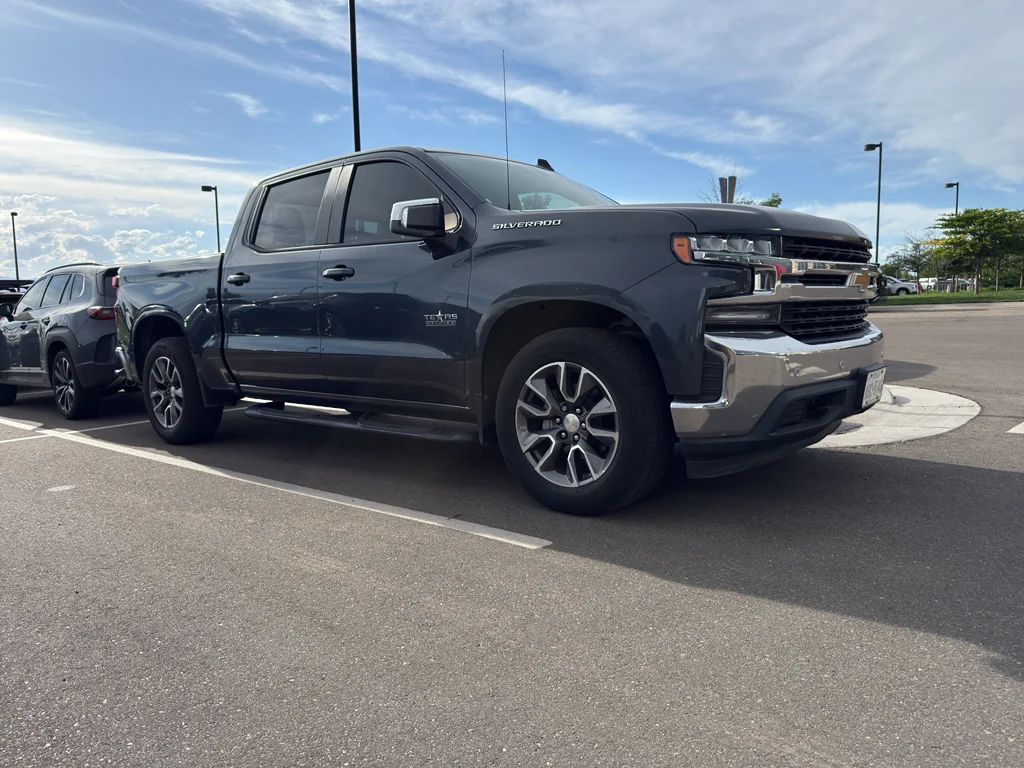 Used 2020 Shadow Gray Metallic Chevrolet LT image 3