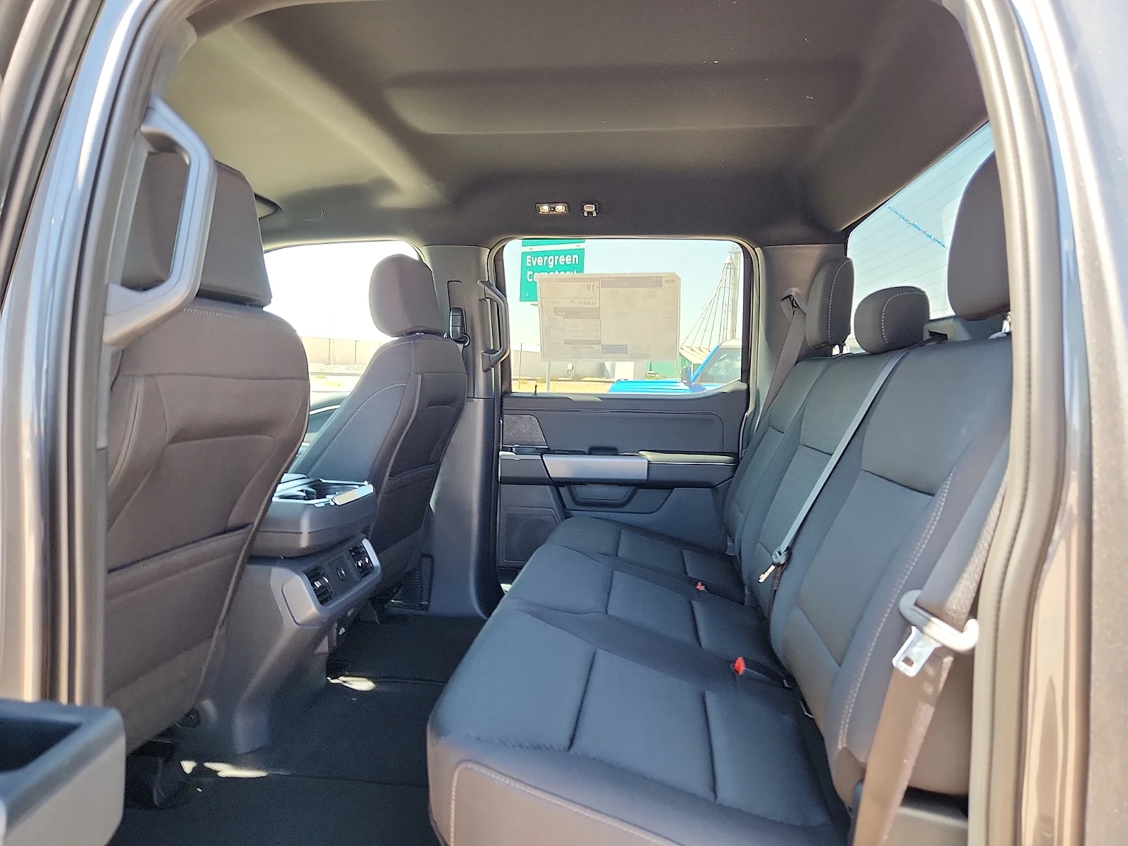 New 2026 Carbonized Gray Metallic Ford XLT image 18