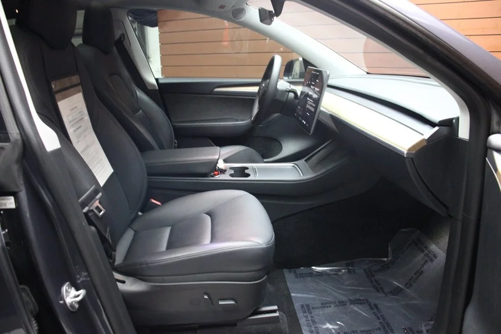 Used 2023 Solid Black Tesla Long Range image 31