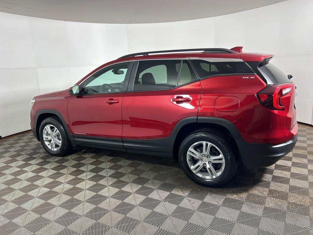Used 2023 Volcanic Red GMC SLE image 10