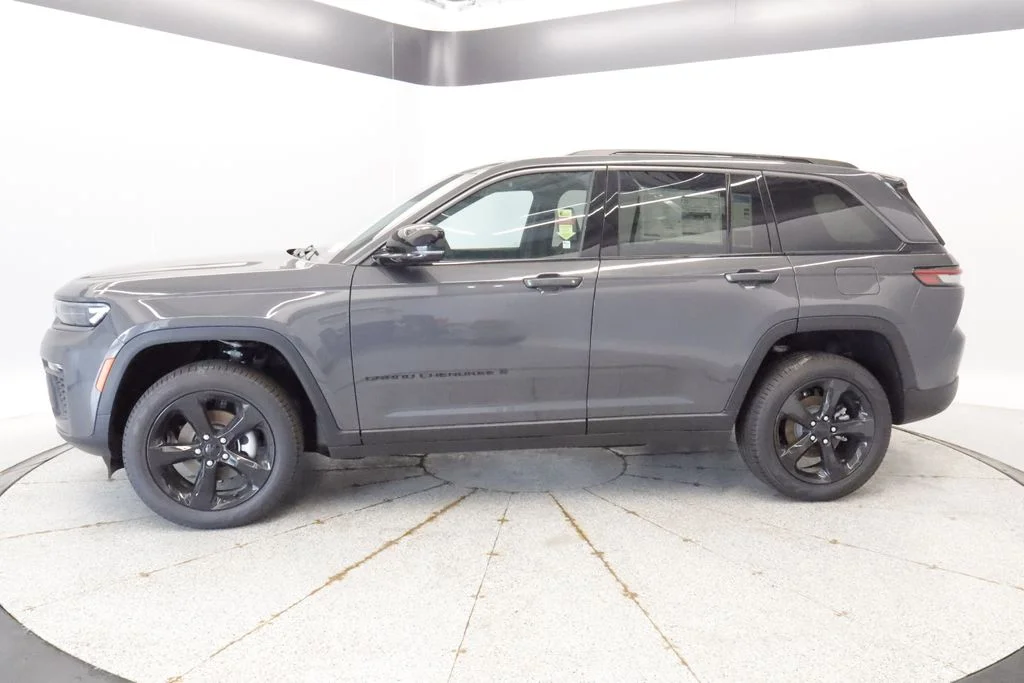 New 2026 Baltic Gray Metallic Clearcoat Jeep Limited image 14