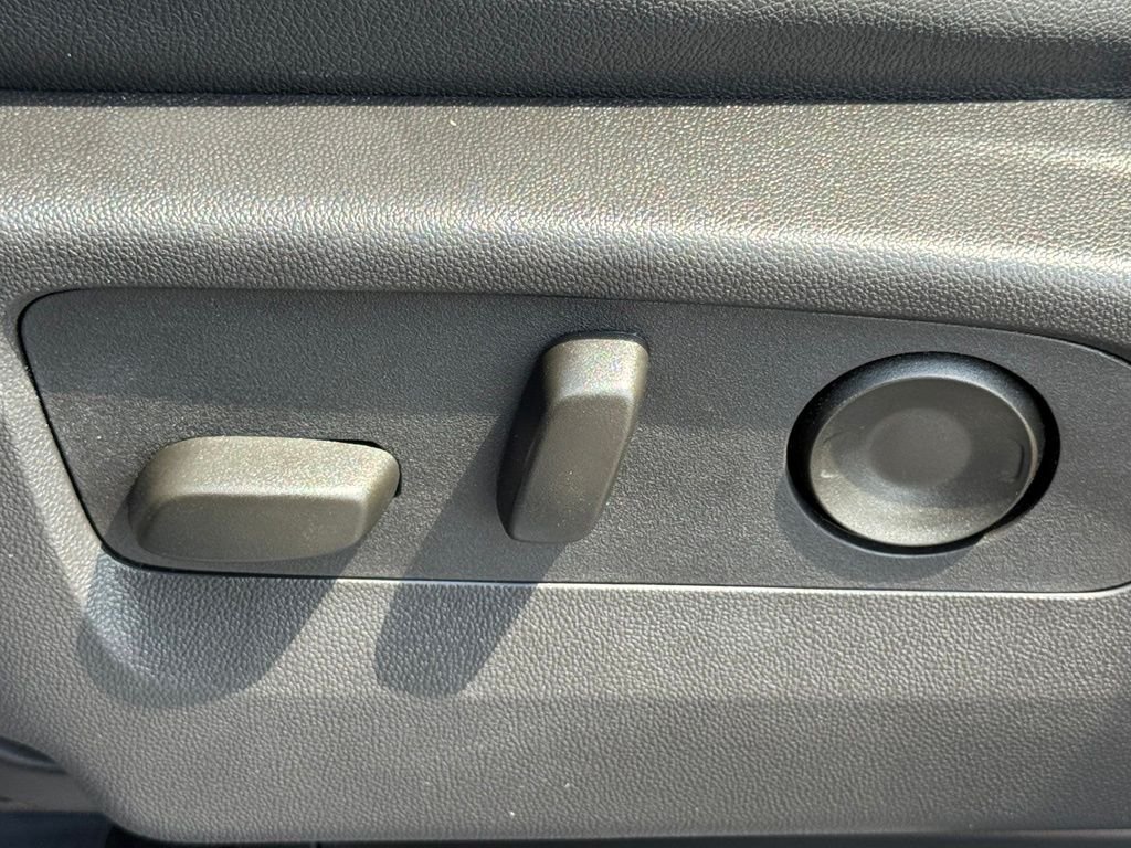 Used 2025 Gray Chevrolet Z71 image 20