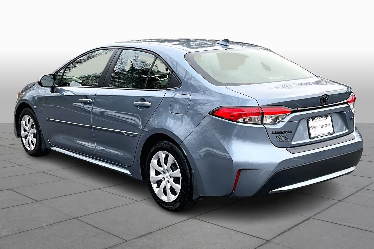 Used 2022 Celestite Toyota LE image 12