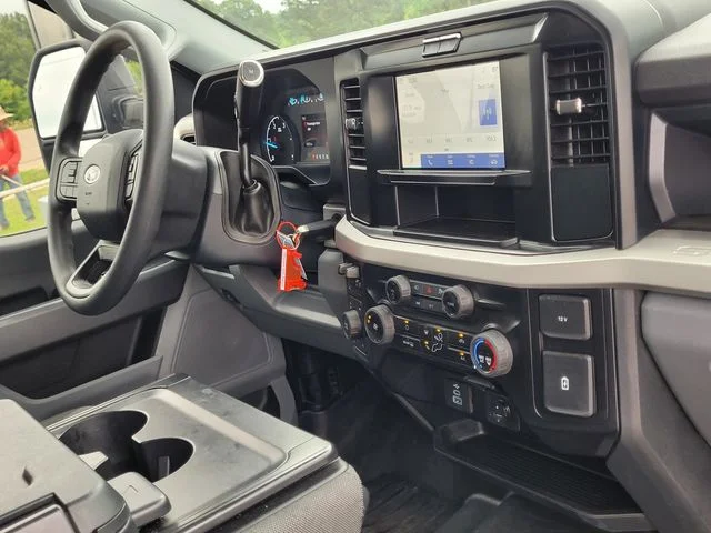 Used 2025 White Ford XL image 27