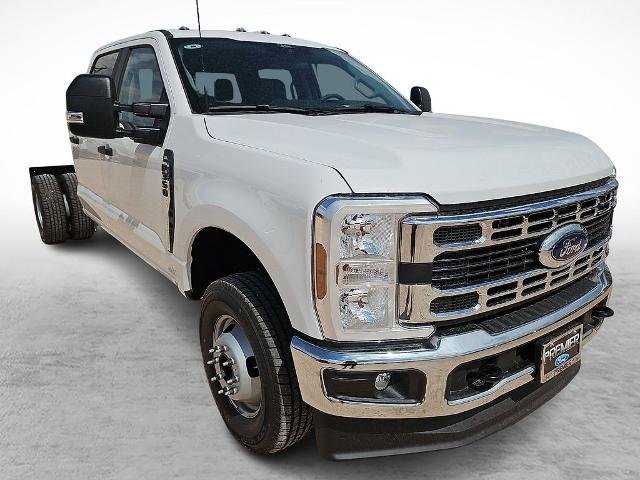 New 2026 Oxford White Ford F-350® XL image 26