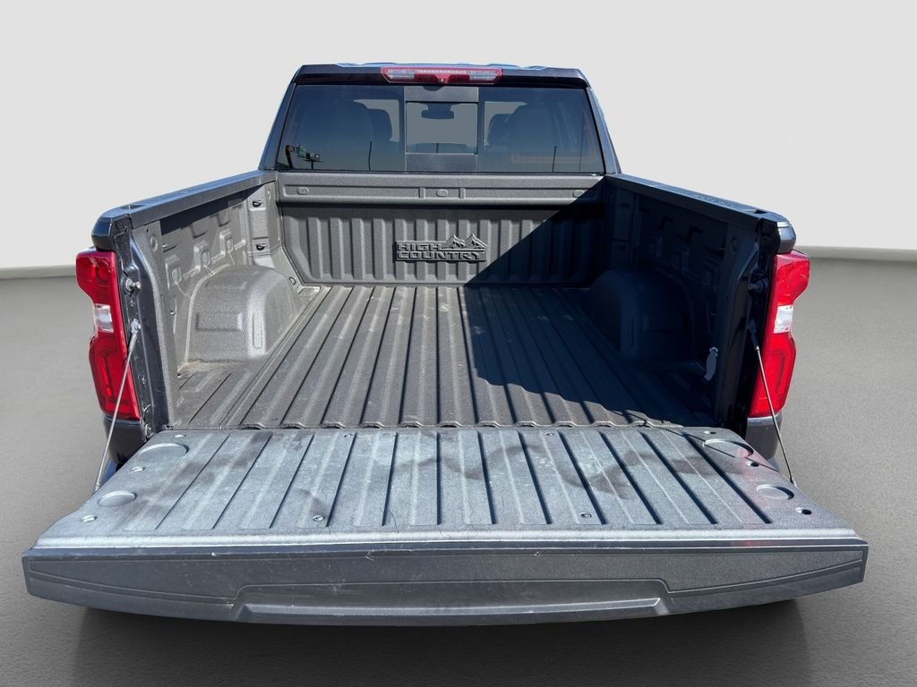 Used 2022 Gray Chevrolet High Country image 30