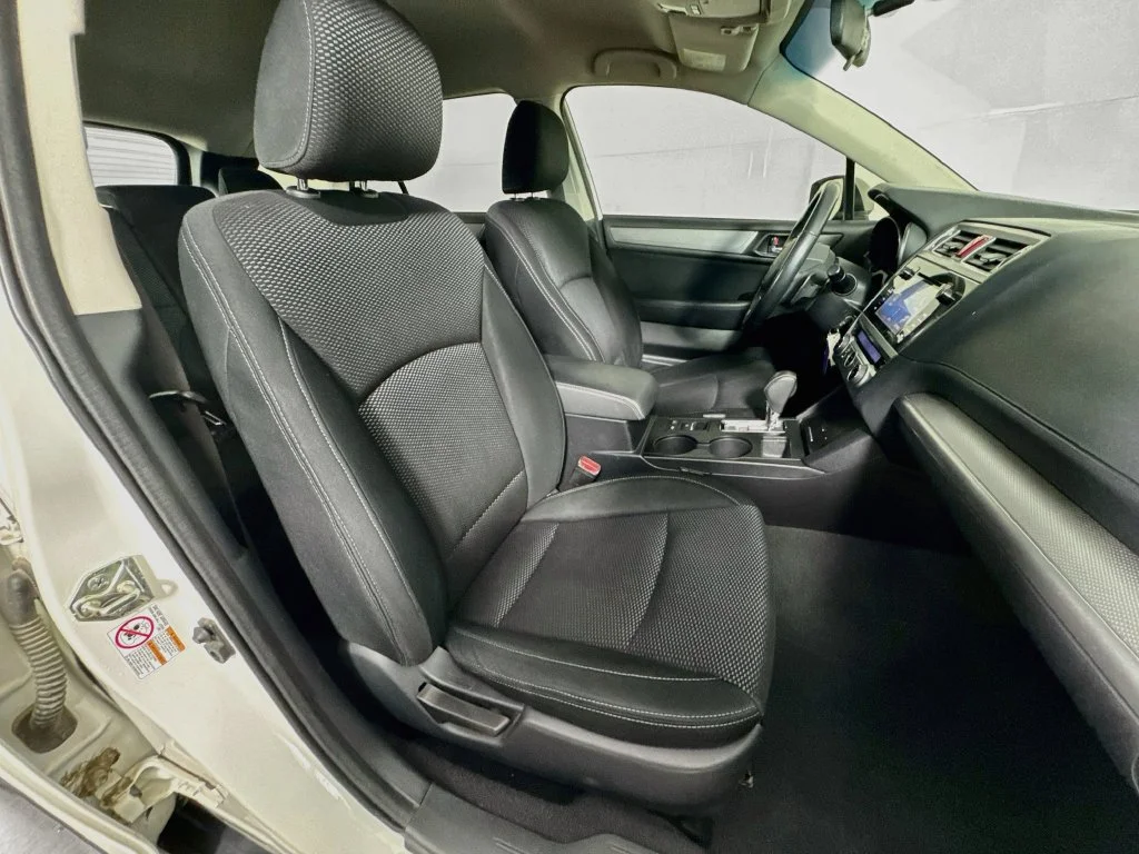 Used 2016 White Subaru 2.5i Premium image 33