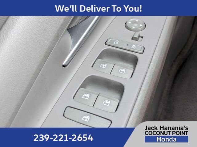 Used 2022 Silver Hyundai SE image 24