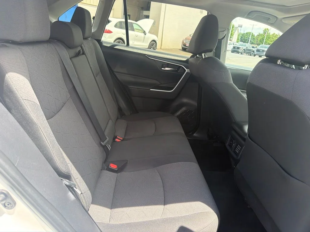 Used 2019 White Toyota XLE image 40