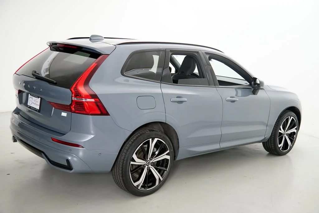 Used 2024 Gray Volvo Ultimate image 9