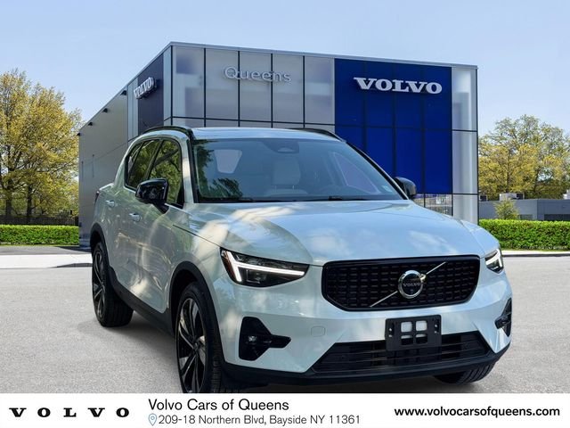 2026 Volvo XC40 B5 Ultra Dark AWD's photo