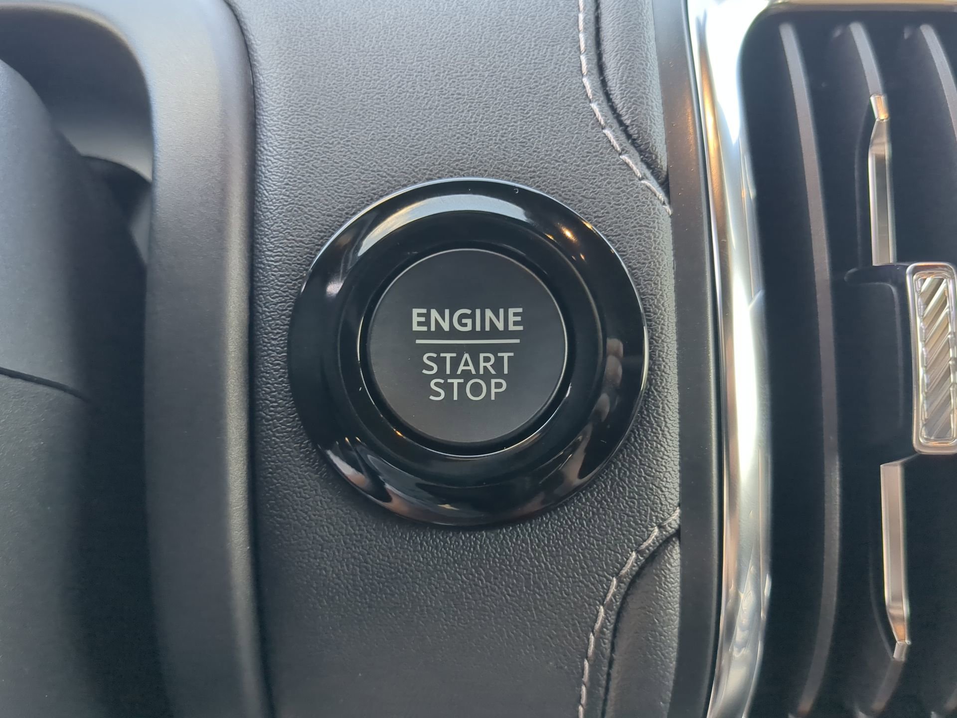 New 2026 Glacier Gray Metallic Tri-Coat Ford MAX Platinum® image 68