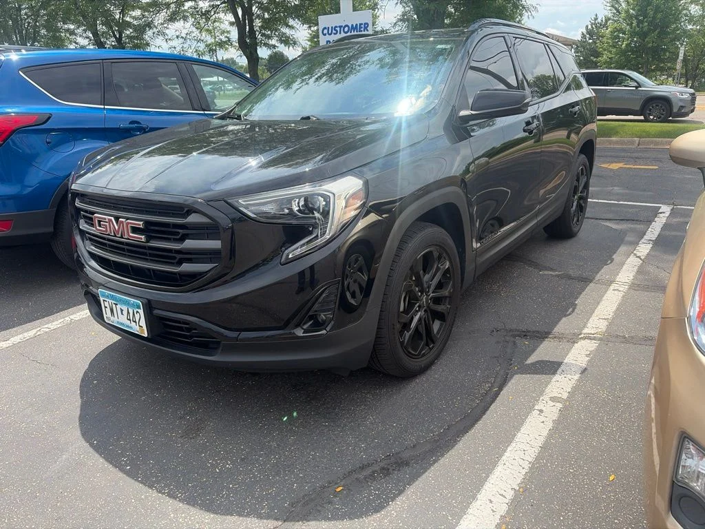 Used 2021 Black GMC SLT image 3