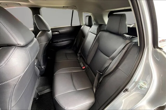 Used 2024 Silver Toyota XLE image 19