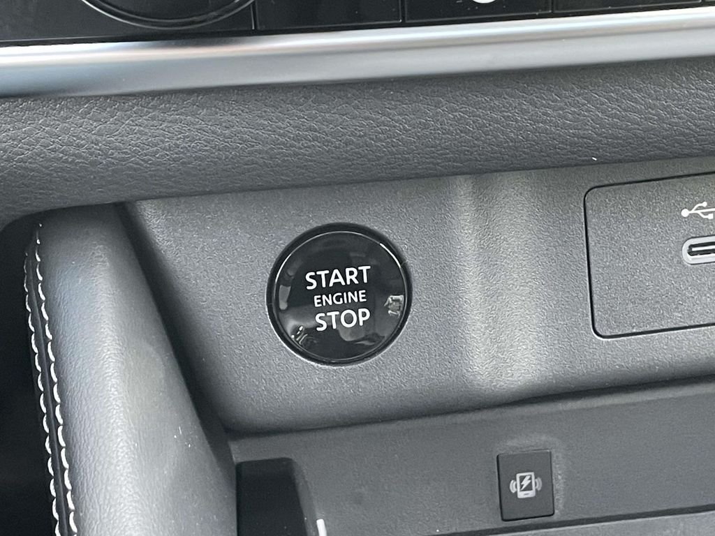 New 2026 Boulder Gray Pearl / Super Black Two-tone Nissan Platinum image 28