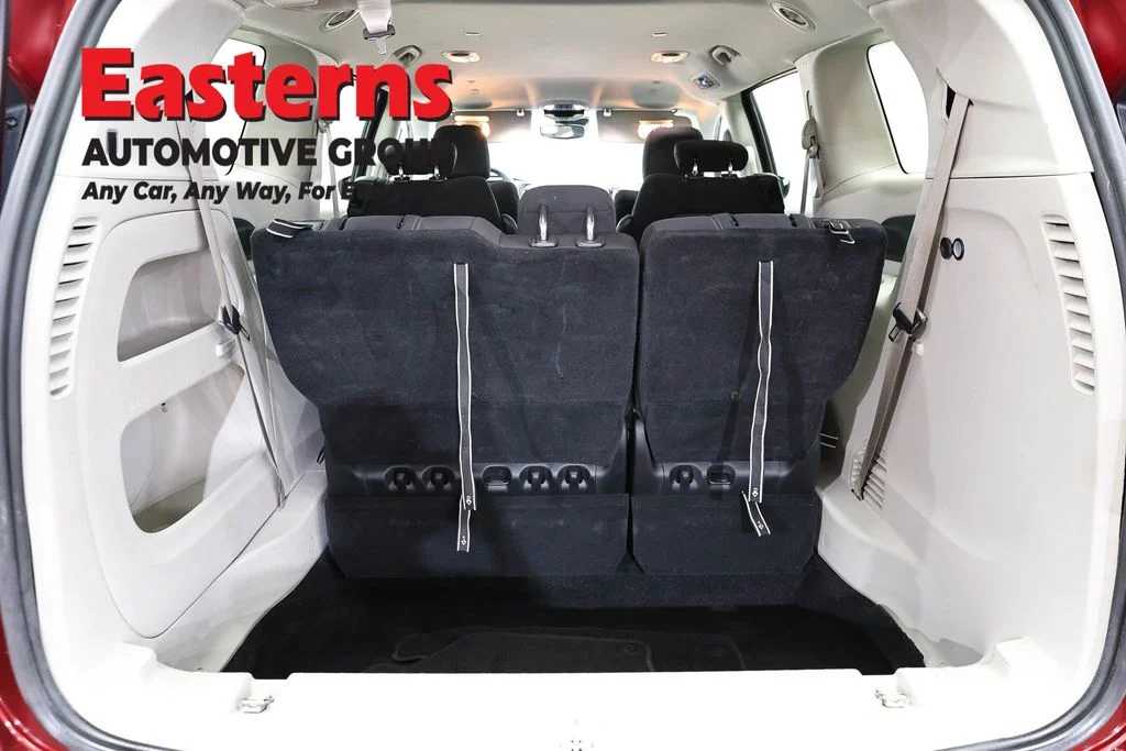 Used 2023 Red Chrysler LX image 9
