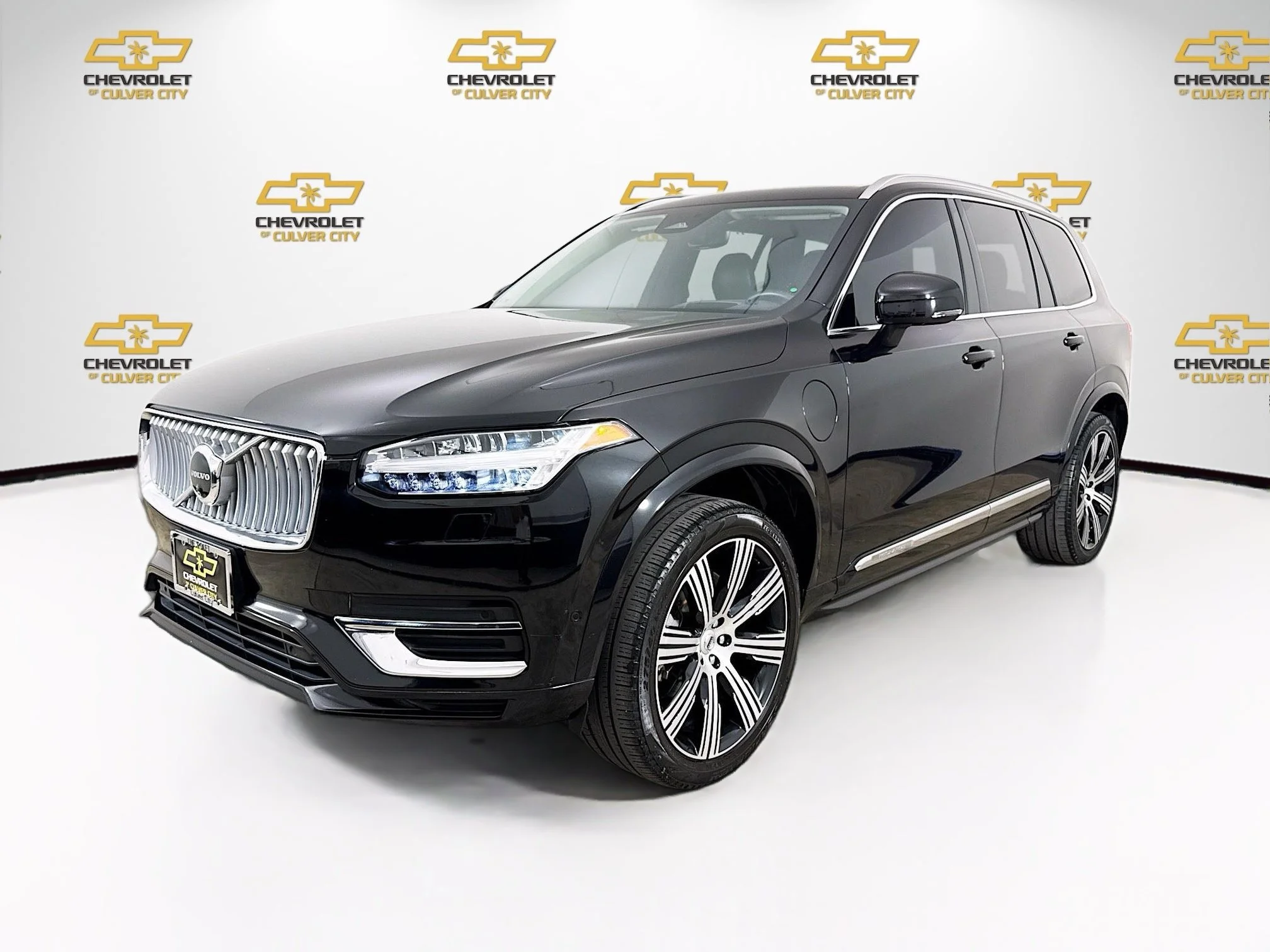 Used 2024 Black Raven Volvo Ultimate Bright Theme image 3