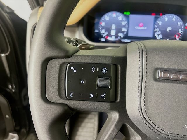 2026 Land Rover Defender V8 - Photo 10
