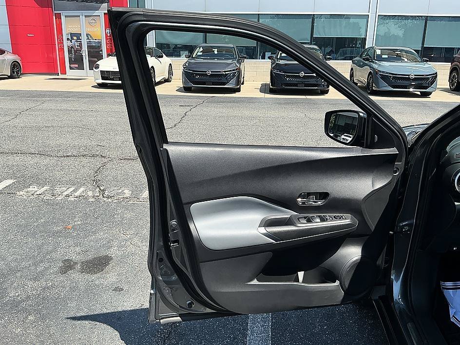 Used 2022 Gun Metallic Nissan SR image 11
