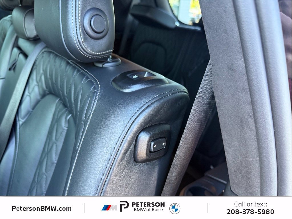 Used 2026 Black BMW M60i image 23