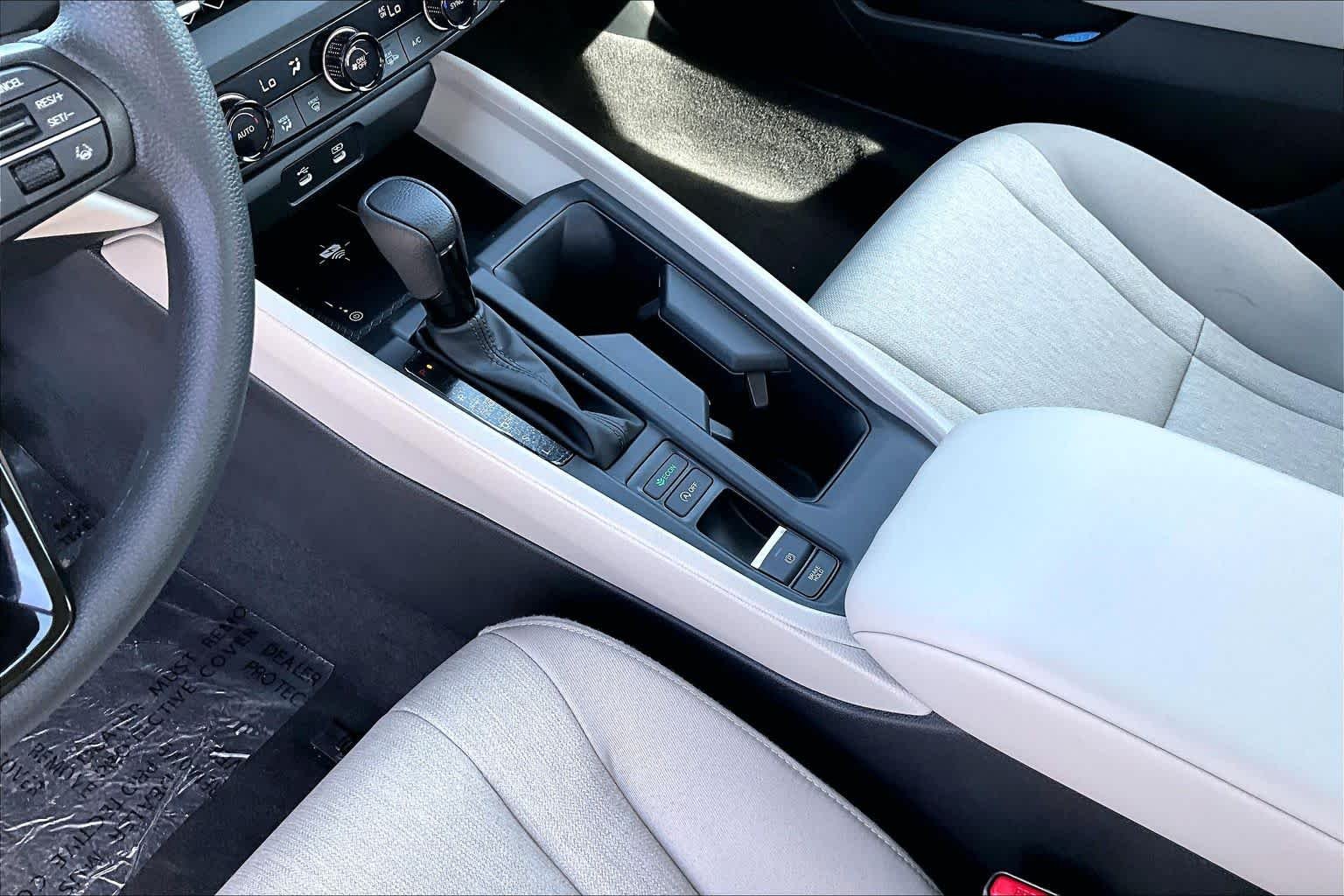 New 2026 Platinum White Pearl Honda SE image 7