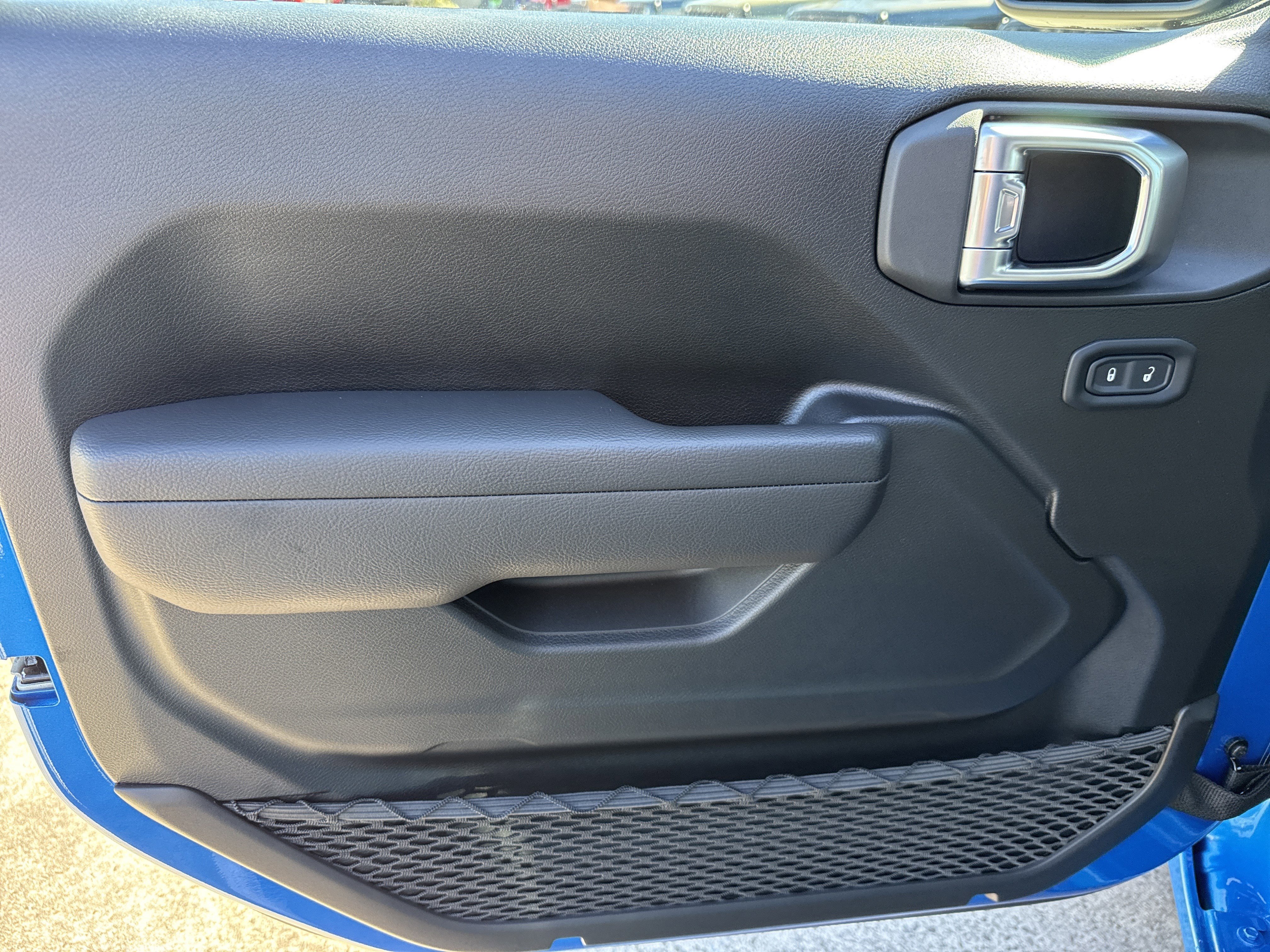 New 2026 Hydro Blue Pearlcoat Jeep Sport image 10