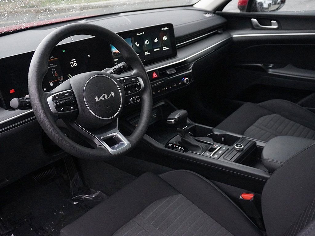 Used 2025 Red Kia LXS image 25