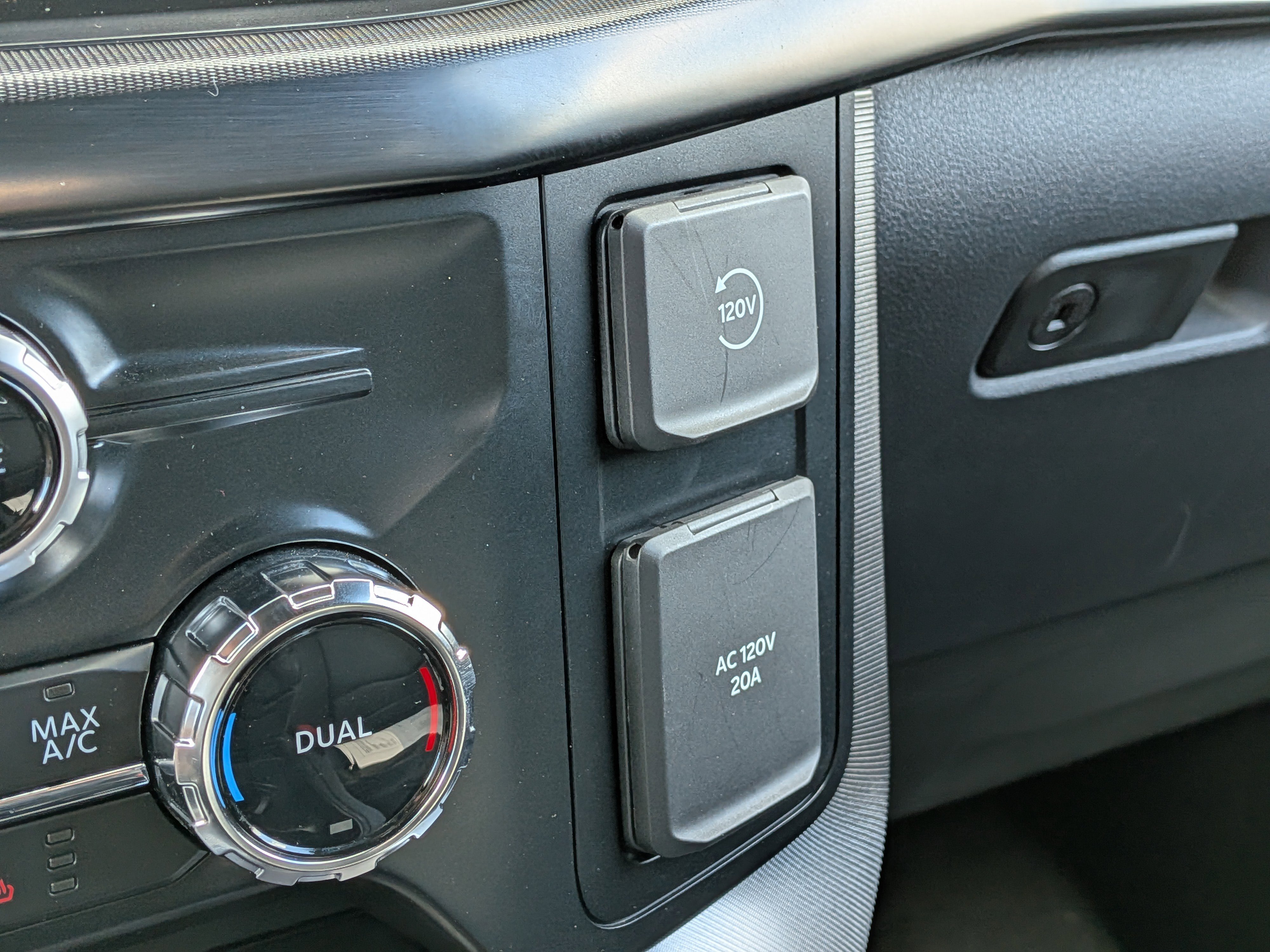 2024 Ford F-150 Platinum - Photo 31