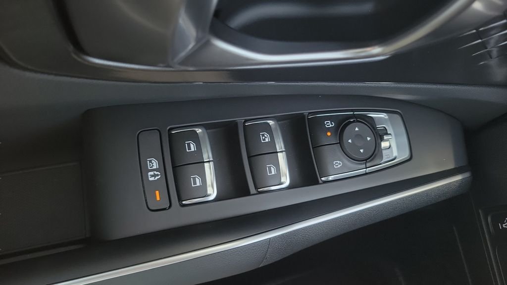 New 2026 Ivory Silver Kia LX image 19