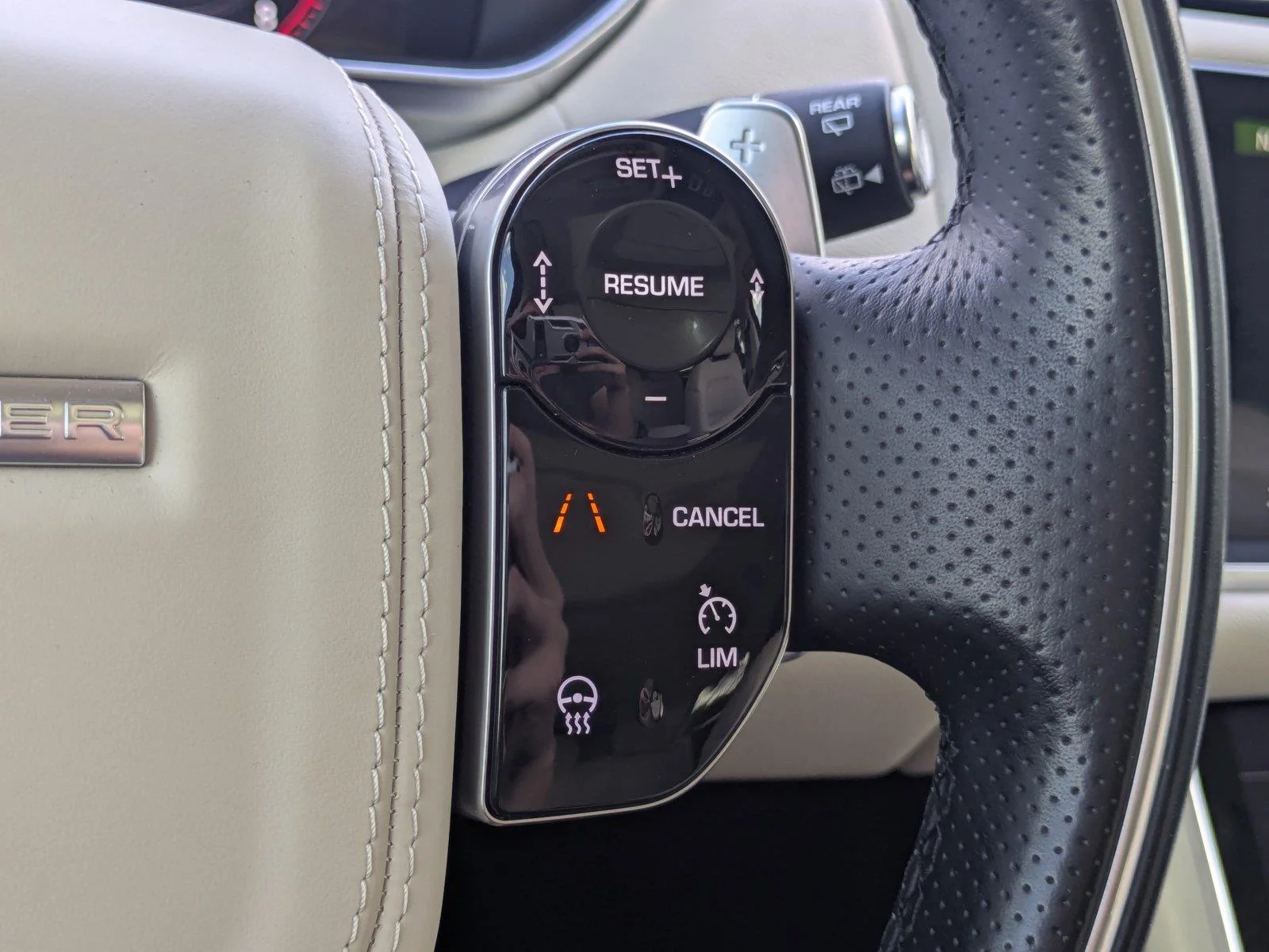 Used 2021 Carpathian Grey Land Rover HSE Silver Edition image 31